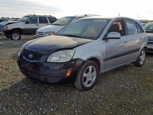 KNADE163566139747 - 2006 KIA RIO 5 GRAY photo 2