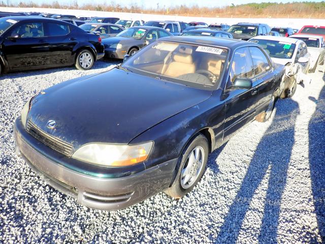 JT8VK13T9N0010138 - 1992 LEXUS ES 300 GREEN photo 2