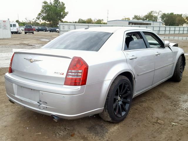 2C3LA73W46H362117 - 2006 CHRYSLER 300C SRT-8 SILVER photo 4