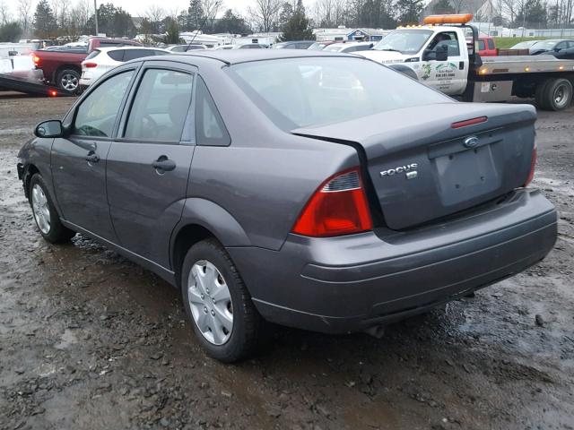 1FAHP34N87W242280 - 2007 FORD FOCUS ZX4 GRAY photo 3