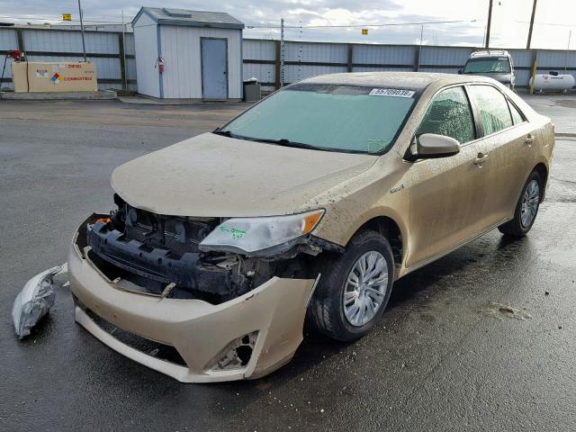 4T1BD1FK7CU054903 - 2012 TOYOTA CAMRY HYBR GOLD photo 2