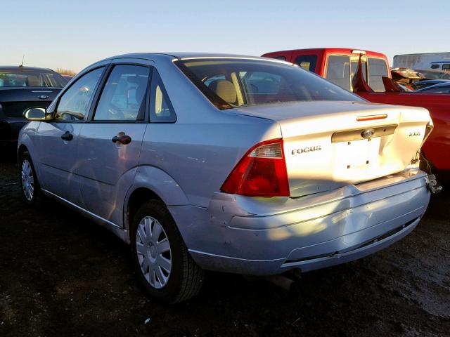 1FAFP34N45W246413 - 2005 FORD FOCUS ZX4 SILVER photo 3