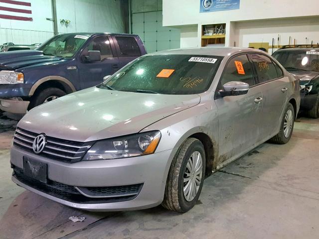 1VWAP7A34EC009496 - 2014 VOLKSWAGEN PASSAT S SILVER photo 2