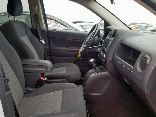 1J4NF1FBXBD239404 - 2011 JEEP COMPASS SP 白色 照片 5