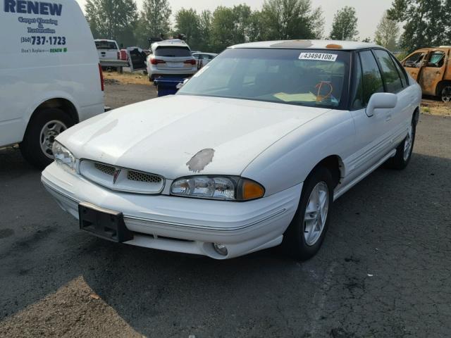 1G2HX52K9T4201603 - 1996 PONTIAC BONNEVILLE WHITE photo 2