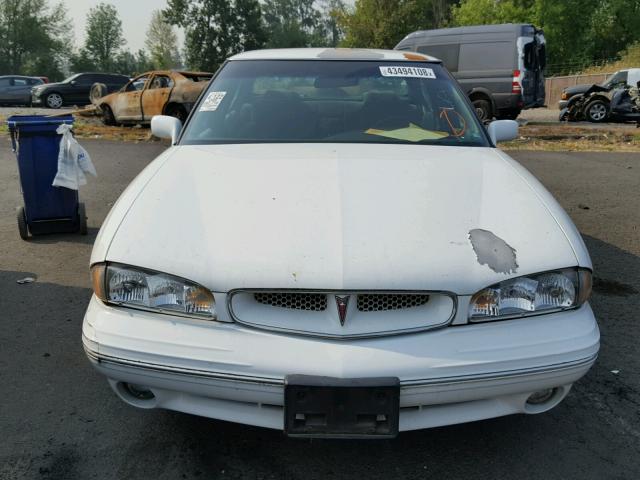 1G2HX52K9T4201603 - 1996 PONTIAC BONNEVILLE WHITE photo 9