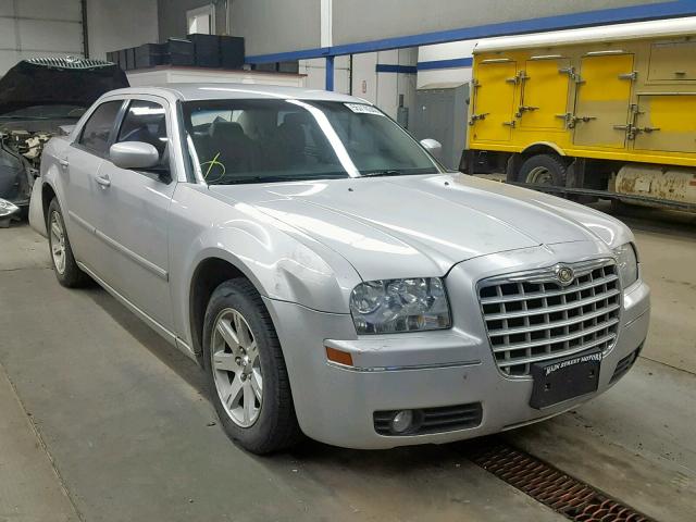 2C3KA53G67H828205 - 2007 CHRYSLER 300 TOURIN SILVER photo 1