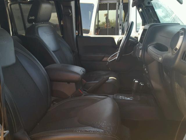 1C4BJWEG8GL103108 - 2016 JEEP WRANGLER U BLACK photo 5