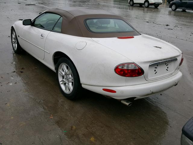 SAJDA42C01NA15202 - 2001 JAGUAR XK8 WHITE photo 3