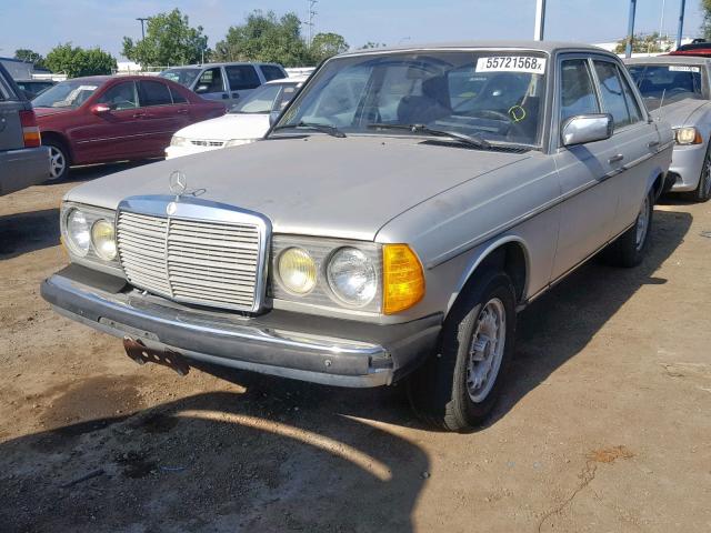 WDBAB33A8DB022616 - 1983 MERCEDES-BENZ 300 DT SILVER photo 2