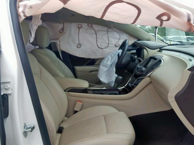 1G4GF5G31EF210004 - 2014 BUICK LACROSSE T WHITE photo 5