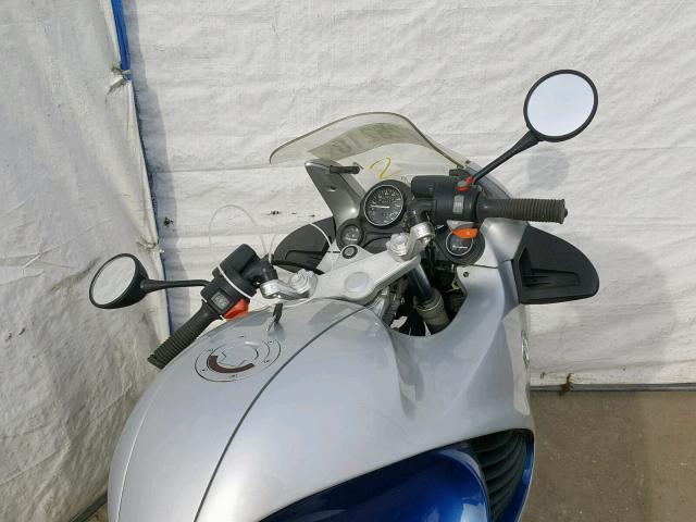 WB10554A1YZA53055 - 2000 BMW K1200 RS SILVER photo 5