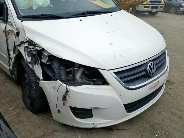 2V4RW4D10AR280337 - 2010 VOLKSWAGEN ROUTAN S WHITE photo 9