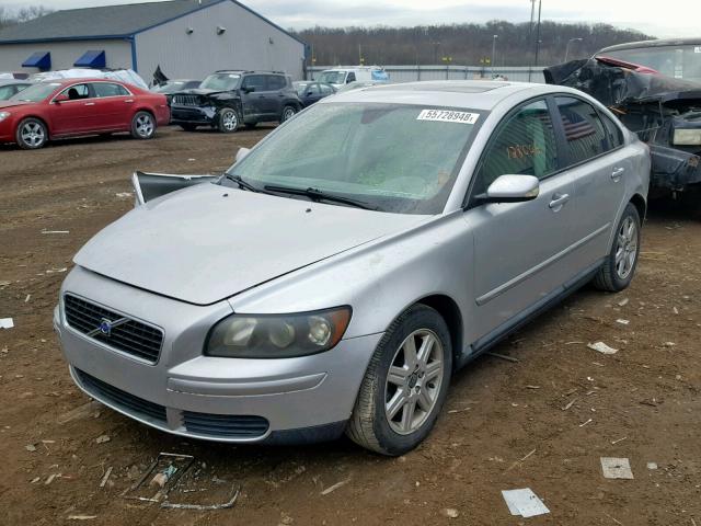 YV1MS382562182319 - 2006 VOLVO S40 2.4I SILVER photo 2