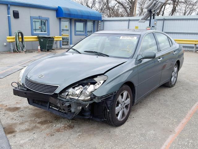 JTHBA30G155131161 - 2005 LEXUS ES 330 GREEN photo 2