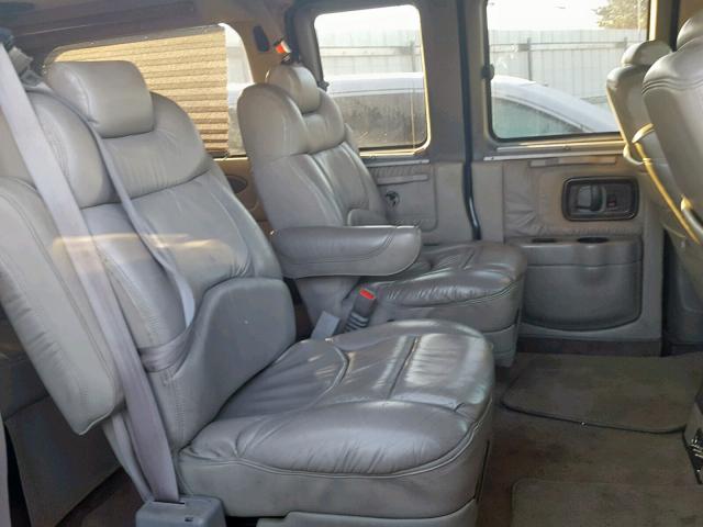 1GDFH15T331187966 - 2003 GMC SAVANA RV BLUE photo 6