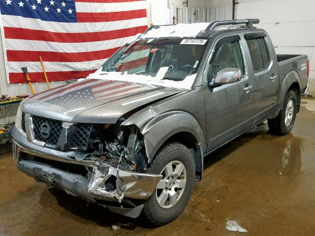 1N6AD07WX7C412791 - 2007 NISSAN FRONTIER C GRAY photo 2