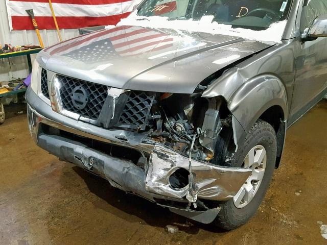 1N6AD07WX7C412791 - 2007 NISSAN FRONTIER C GRAY photo 9