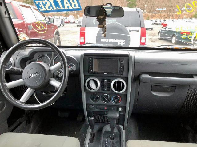 1J4BA5H17AL141674 - 2010 JEEP WRANGLER U BLACK photo 8