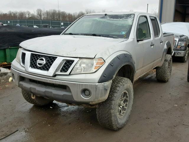 1N6AD07W89C421475 - 2009 NISSAN FRONTIER C SILVER photo 2