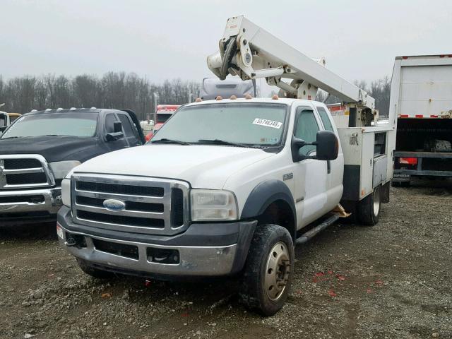 1FDAX57P46EC66547 - 2006 FORD F550 SUPER WHITE photo 2