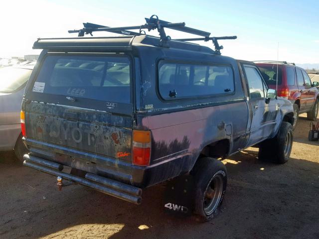 JT4RN63B1H0126131 - 1987 TOYOTA PICKUP RN6 BLACK photo 4