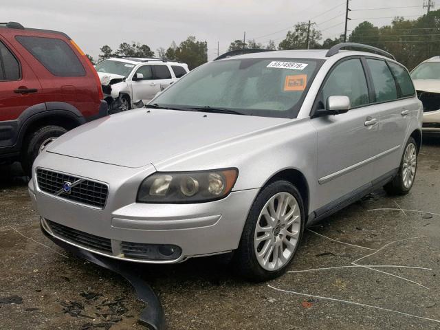 YV1MW682552043439 - 2005 VOLVO V50 T5 SILVER photo 2