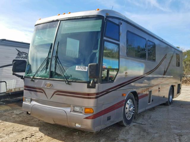 3BMKHP6A83S090132 - 2003 MOTOR COACH INDUSTRIES TRANSIT BU GRAY photo 2