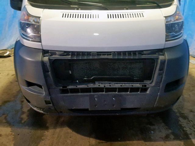 3C6TRVAG1JE106310 - 2018 RAM PROMASTER 白色 照片 9