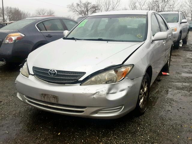 4T1BF30K04U063409 - 2004 TOYOTA CAMRY LE SILVER photo 2