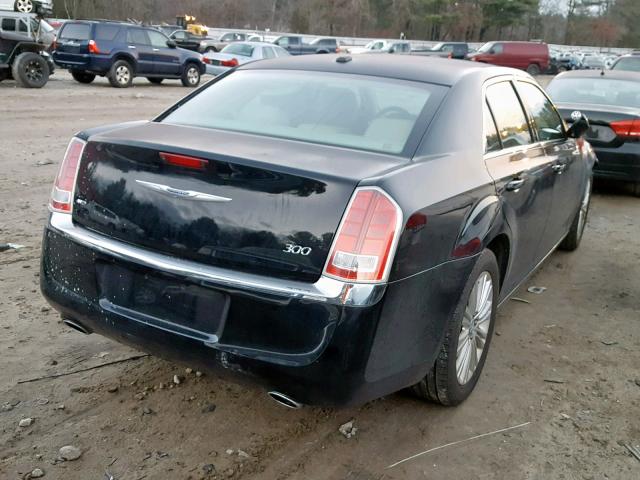 2C3CCARG4DH595399 - 2013 CHRYSLER 300 BLACK photo 4