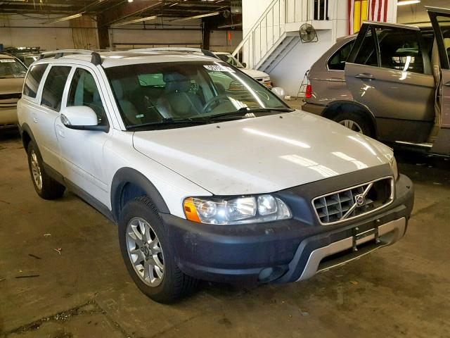 YV4SZ592171271957 - 2007 VOLVO XC70 WHITE photo 1