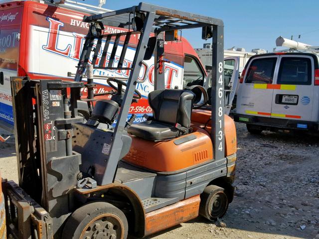 426FGCU2577749 - 1998 TOYOTA FORKLIFT ORANGE photo 2