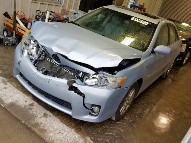 4T1BB3EK3AU125403 - 2010 TOYOTA CAMRY HYBR BLUE photo 2