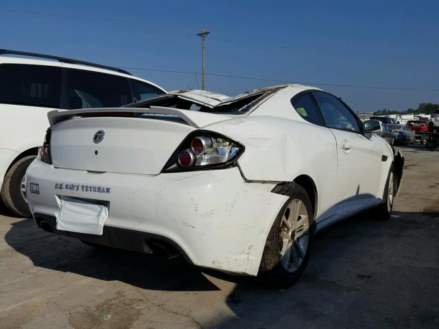 KMHHM66D98U290033 - 2008 HYUNDAI TIBURON GS WHITE photo 4