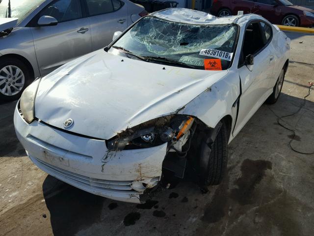 KMHHM66D98U290033 - 2008 HYUNDAI TIBURON GS WHITE photo 9