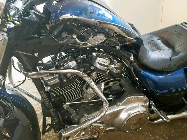 1HD1KXC12JB632210 - 2018 HARLEY-DAVIDSON FLHX 115TH BLUE photo 7