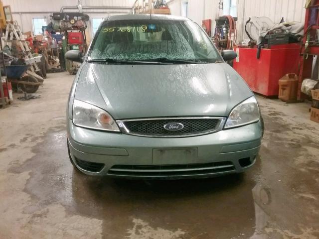 3FAFP31N35R156046 - 2005 FORD FOCUS ZX3 GREEN photo 9