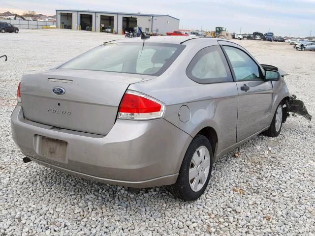 1FAHP32N78W288073 - 2008 FORD FOCUS S/SE SILVER photo 4