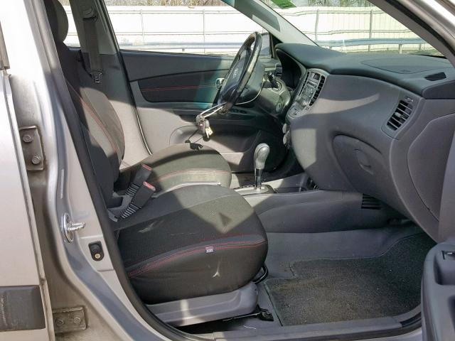 KNADE163186322582 - 2008 KIA RIO 5 SX SILVER photo 5