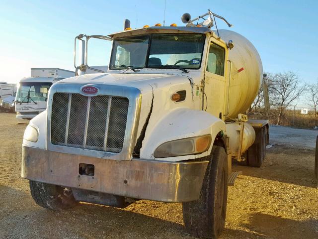 2NPLLZ0X76M644220 - 2006 PETERBILT 335 WHITE photo 2