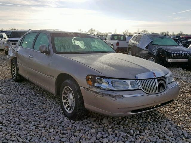 1LNHM82W82Y671388 - 2002 LINCOLN TOWN CAR S TAN photo 1