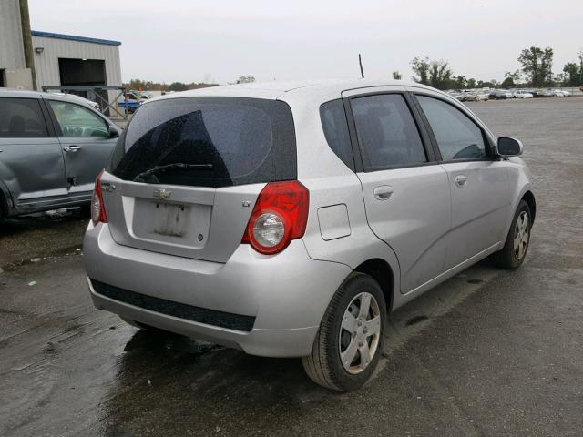 KL1TD66E89B317704 - 2009 CHEVROLET AVEO LS SILVER photo 4