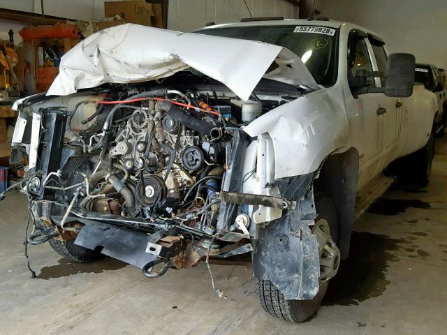 1GT423C80DF141930 - 2013 GMC SIERRA K35 WHITE photo 2