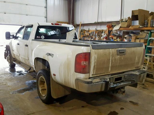 1GT423C80DF141930 - 2013 GMC SIERRA K35 WHITE photo 3