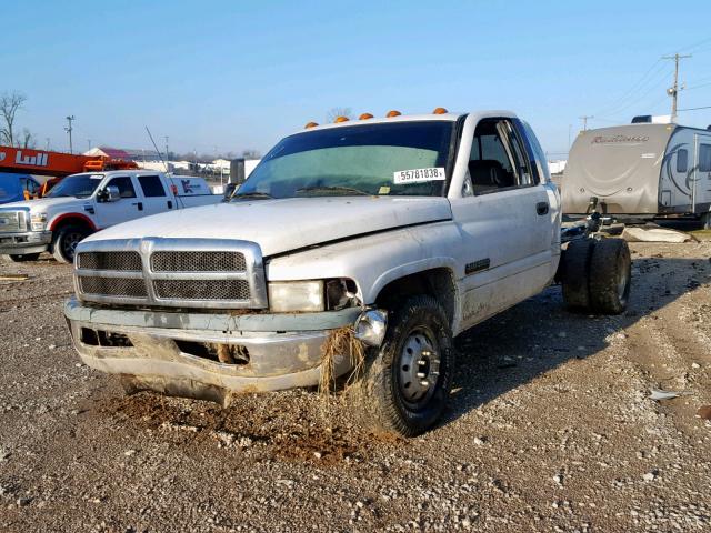 3B7MC33612M226851 - 2002 DODGE RAM 3500 WHITE photo 2