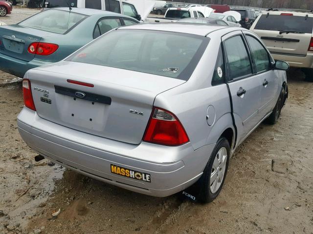 1FAFP34N96W144011 - 2006 FORD FOCUS ZX4 SILVER photo 4