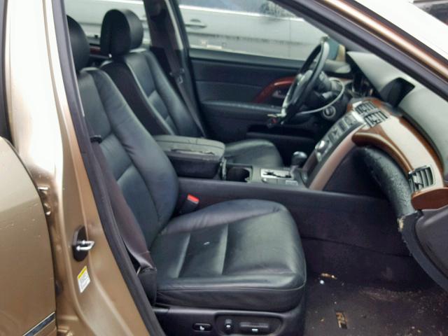 JH4KB16575C002330 - 2005 ACURA RL GOLD photo 5