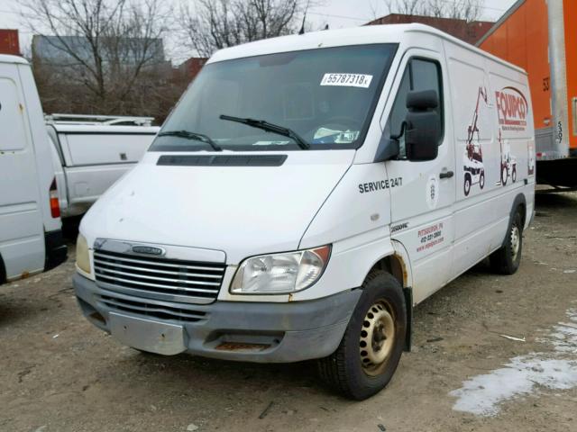 WDYPD644555812332 - 2005 FREIGHTLINER SPRINTER 2 WHITE photo 2