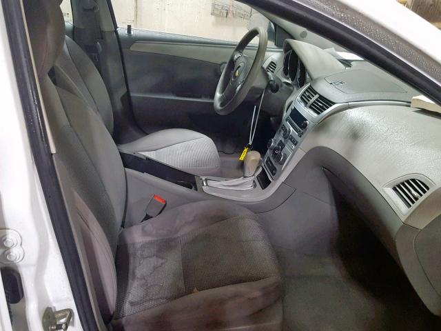1G1ZC5E18BF155093 - 2011 CHEVROLET MALIBU 1LT WHITE photo 5